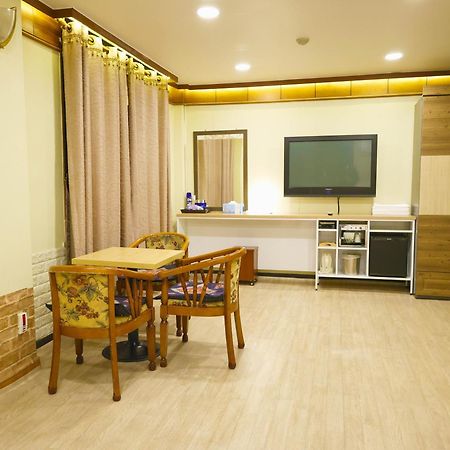Goodstay Andong Park Hotel Bagian luar foto