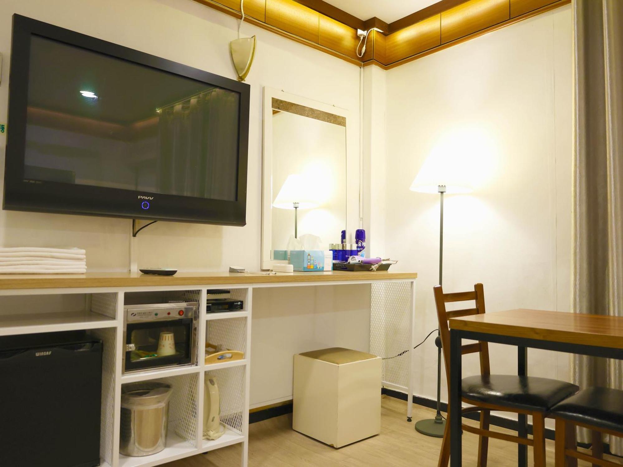 Goodstay Andong Park Hotel Bagian luar foto