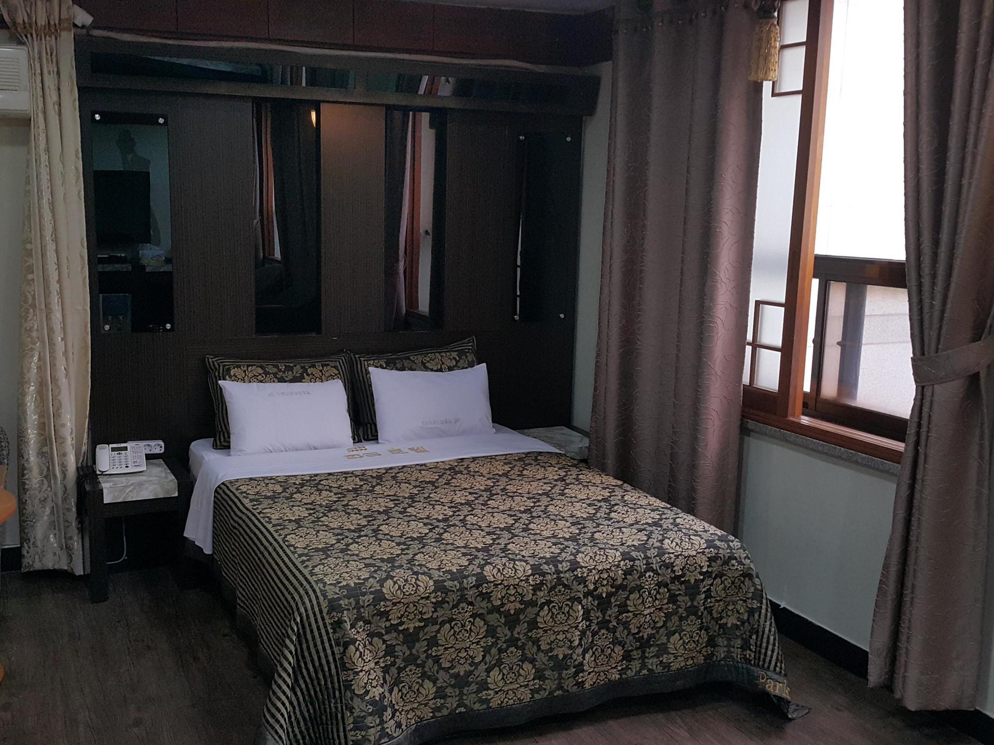 Goodstay Andong Park Hotel Bagian luar foto
