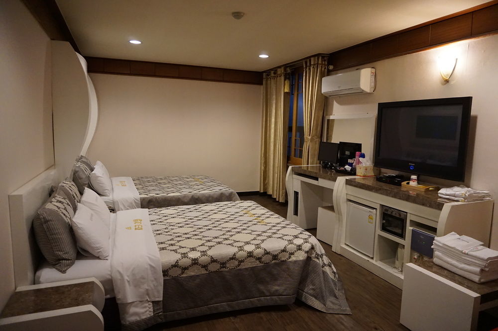 Goodstay Andong Park Hotel Bagian luar foto