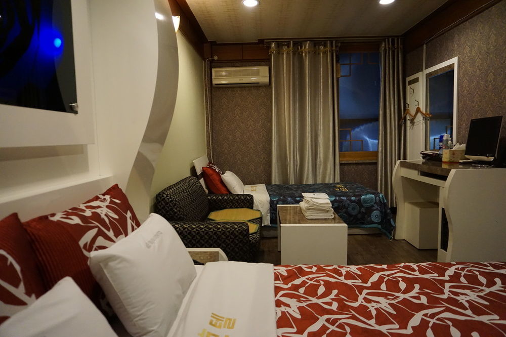 Goodstay Andong Park Hotel Bagian luar foto