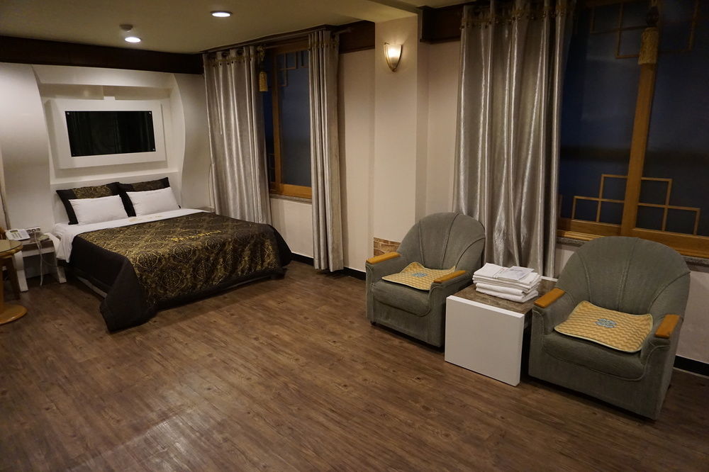 Goodstay Andong Park Hotel Bagian luar foto